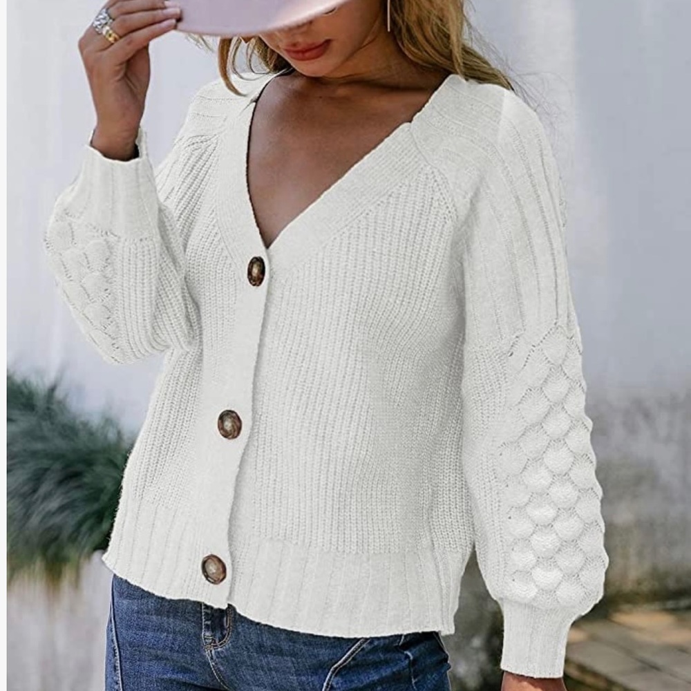 V-Neck Chunky Knit Button Cardigan - White